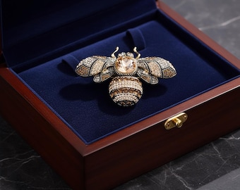18K handgemachte Zirkon Bienen Brosche, Retro Insekt Statement Schmuck, elegante Vintage-inspirierte tägliche tragen Pin, einzigartiges Geschenk für Frauen & Bienen Liebhaber