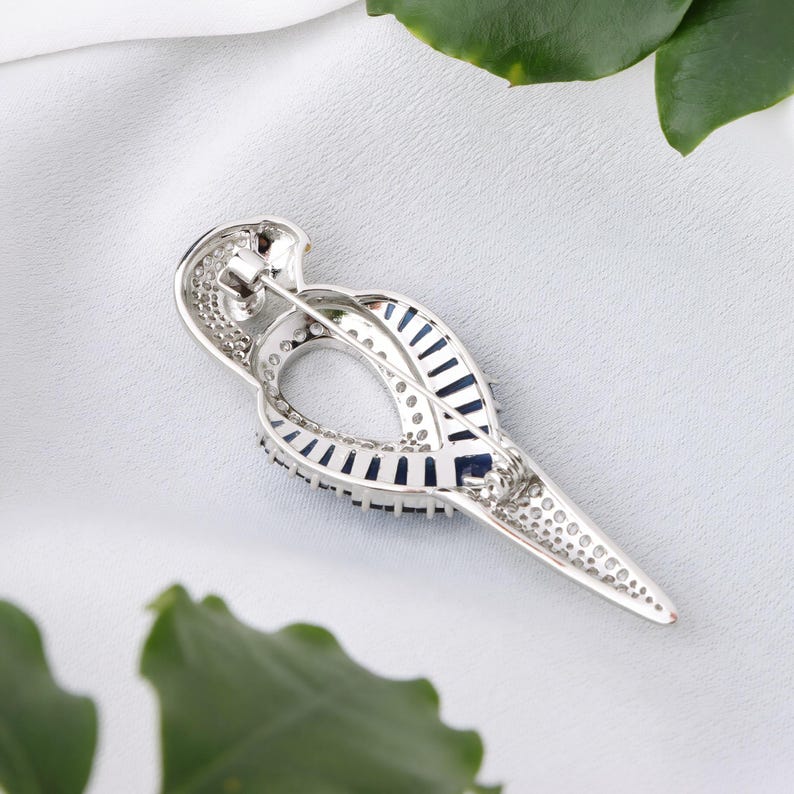 Broche de loro con circonita, broche de pájaro de cobre ecológico, elegante joya con piedras preciosas imagen 9