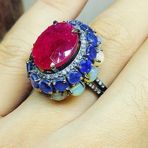 Pierścionek z 14-karatowego złota z naturalnym rubinem i brylantami, wiktoriański pierścionek z akcentami z niebieskiego szafiru i opalu, biżuteria w stylu antycznym