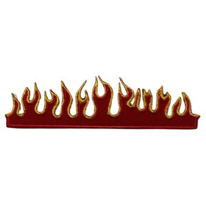 Può includere: Toppa ricamata con fiamme rosse e dorate. Le fiamme sono bordate d'oro e la base è rossa.