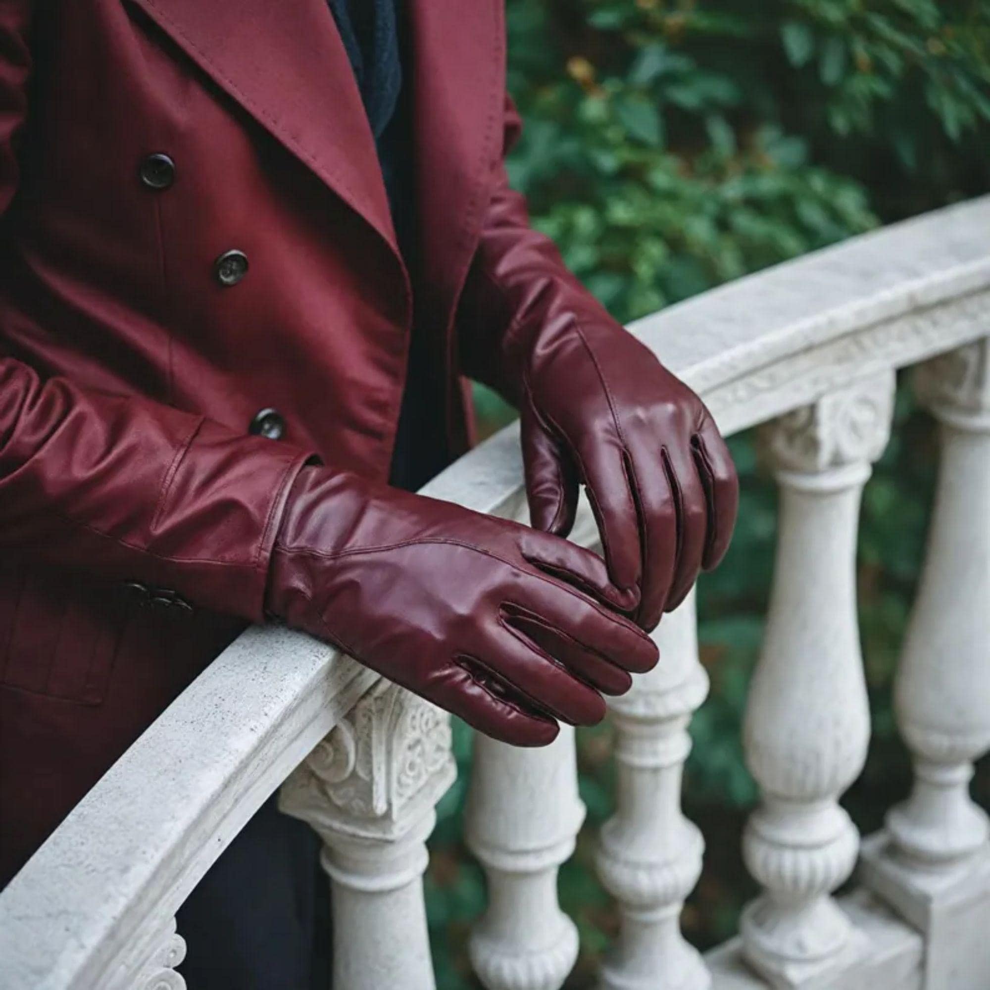 Leather Cinch Cuff Glove in Burgundy main image 0