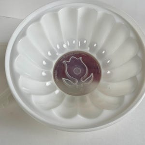Vintage Tupperware Gel-N-Serve Fluted Ribbed Mold with 2 Designs, Heart Flower
