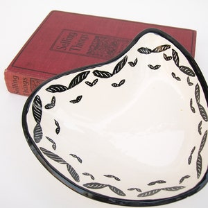 Vintage Ute Mountain Pottery Heart Shaped Dish, Artist Signed S.E. Collins 1971, White and Black