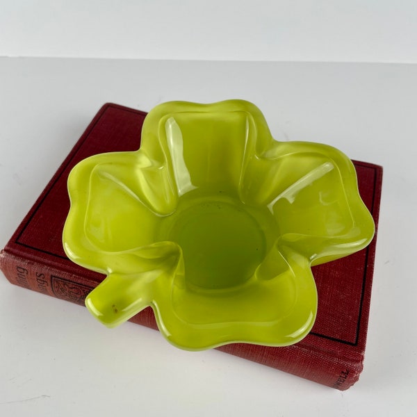 Vintage Glass Shamrock Four Leaf Clover Dish Bowl, Light Lime Green with Clear