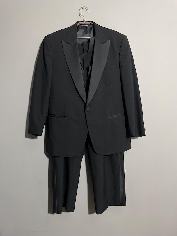 Neil Allyn Formal Collection Luxury men’s Suit Size 41S