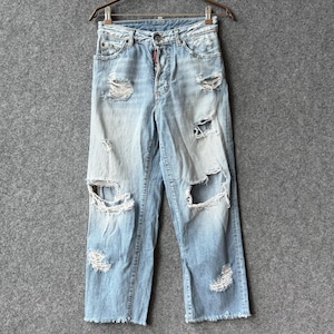 Dsqured2 Gutes Mädchen Distressed hellblaue Jeanshose Größe 40