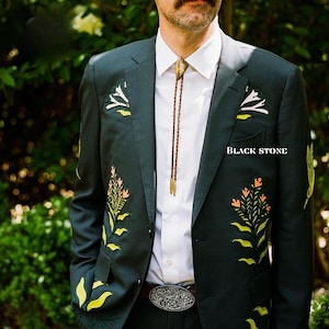 Men Green 2 Piece Bespoke Country Western Suit Floral Leaf Bird Embroidered With Customized Back Cowboy Cocktail Groom Wedding Prom Attire