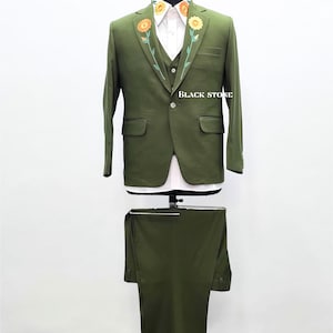 Men Olive Green 4 Piece Bespoke Flower Embroidery On Peak Lapel Coat Pant with Vest & Shirt Western Suit Retro Groom Wedding Party Suit