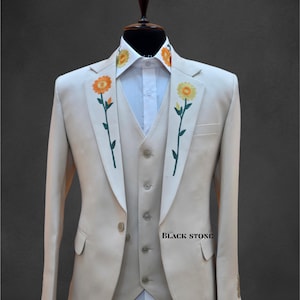 Men Ivory 4 Piece Bespoke Floral Flowers Embroidered Country Western Suit Coat Pant Vest & Shirt Retro Groom Wedding Cocktail Party Outfit