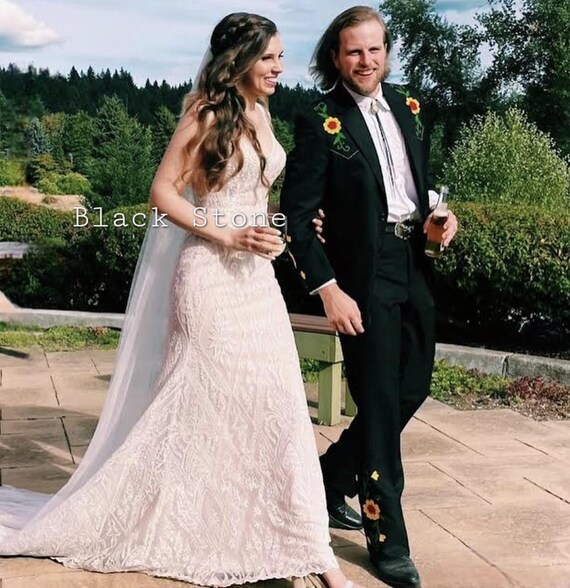 Flower man outfit wedding | Beachweddingtips.com
