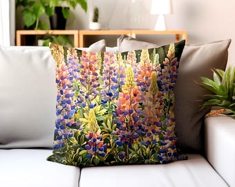 Cuscino decorativo con fiori di campo in acquerello, morbido cuscino floreale, decorazione con fiori di campo, accogliente arredamento per la casa ispirato al giardino di campagna