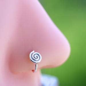 シルバー999スパイラルノーズリング*スパイラルピアス、18G/20Gノーズリングフープ、ヘリックス - トラガス - 軟骨 - フープピアス