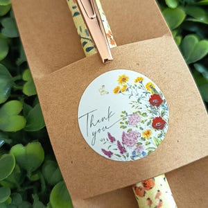 Kugelschreiber im Vintage-Stil mit Blumenmotiv als Dankeschön-Geschenkidee für Lehrer, Kindermädchen, Professoren, Trauzeugen usw. Bereit zum Verschenken, bereits verpackt.
