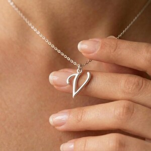 Elegant halsband med bokstaven V, hänge med initialer, kedja i 925 sterlingsilver, smycken med alfabetet