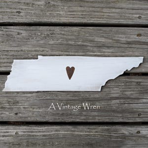 Rustic Wooden Tennessee State Sign: Weathered Home Decor
