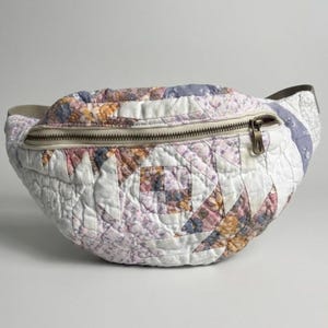 Riñonera vintage acolchada / Bolso de cinturón acolchado reciclado / Bolso bandolera floral único