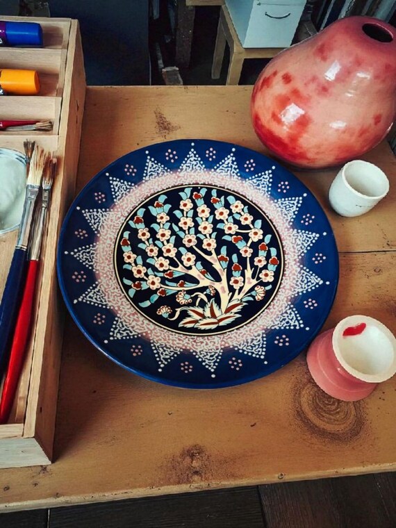手作りトルコ陶器皿：イズニック花柄（8.6インチ） - Etsy 日本