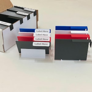 Divisores con clip y etiqueta para cajas de almacenamiento de tarjetas coleccionables: se mantienen en su lugar de forma segura.