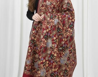 Xale de pashmina em tons de vinho/vermelho escuro | Cobertura total com bordado floral