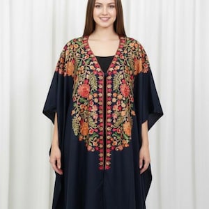Chal tipo capa de lana de Cachemira – Chal de invierno con bordado floral azul marino