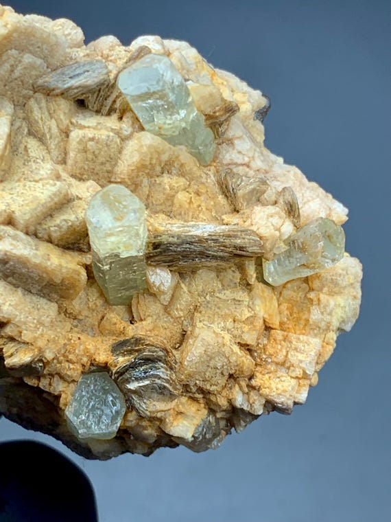 パキスタンのスカルドゥ産103グラムのアクアマリン結晶 - Etsy 日本