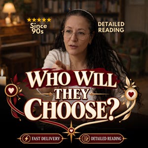 Può includere: Una persona con lunghi capelli scuri e occhiali che punta in avanti, sovrapposta al testo "WHO WILL THEY CHOOSE?", "Since 90s", "DETAILED READING" e "FAST DELIVERY". La grafica presenta decorazioni dorate, cuori rossi e icone a stella.