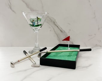 Personalized Martini Glass Golfing Hand Painted  (9 Ounces)