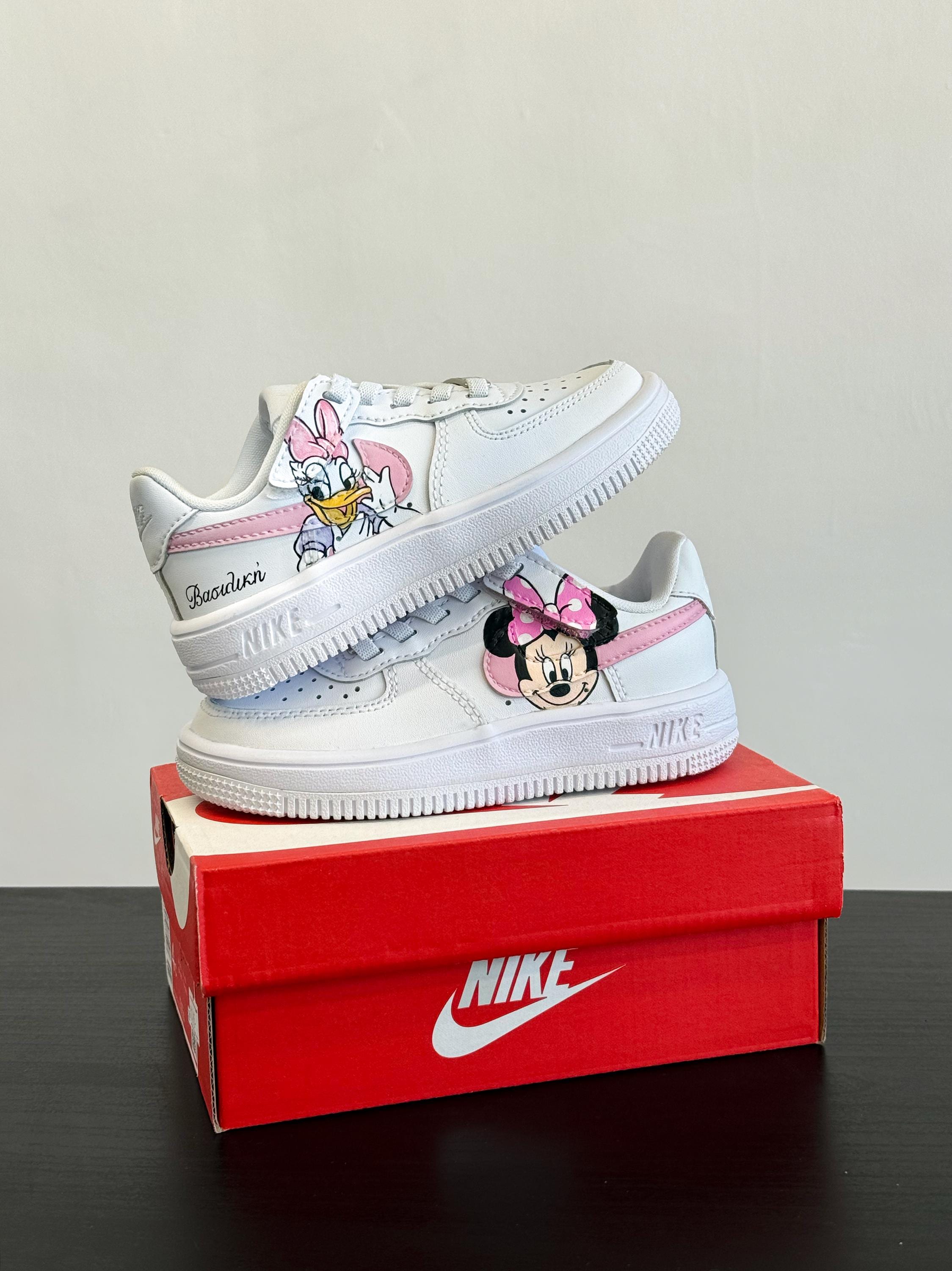 minnie mouse nike trainers