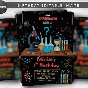 Pode incluir: Cartão de convite preto com gráficos de tema científico. Apresenta um microscópio, béqueres, tubos de ensaio e o texto "Come Experiment With Us." Inclui detalhes do evento: 6º aniversário de Olivia, data, hora e local.