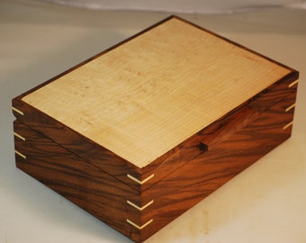 Quilted Maple and figured walnut watch box -  holds 6 Watches