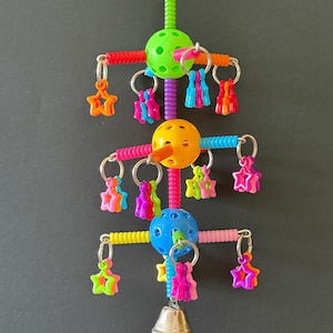 Carousel Spinner Bird Toy for Parrots, Small Birds, Budgies, Parakeets, Small Conures, Cockatiels, Parrotlets, and Lovebirds.