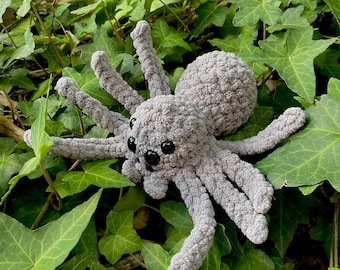 Handgemaakte gehaakte spin – Realistische amigurumi-knuffel – Halloweendecoratie of origineel cadeau – Verschillende kleuren beschikbaar