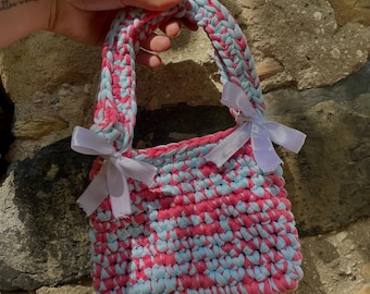 Kleine roze en blauwe T-shirt garen handtas – satijnen witte strikken