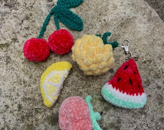 Gehaakte fruit sleutelhanger - kersen, perzik, kiwi, ananas, citroen, watermeloen