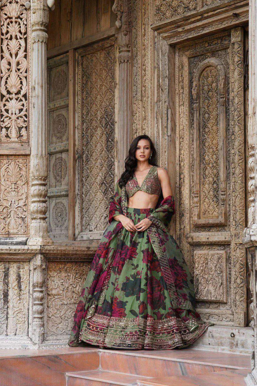 mehndi green color dress Lehenga Mehndi Suit For Bride Embroidered Mehndi Dress In Dark Green  Lehenga Choli Style LARGE