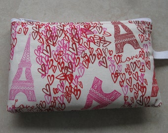 pink eiffel tower and hearts print large padded bag