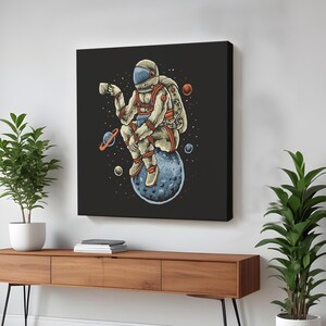 Astronaut ruht auf der Erde und trinkt Kaffee Leinwand Gemälde, Housewarming Geschenke, große Wandkunst, İllustration Leinwand Wandkunst