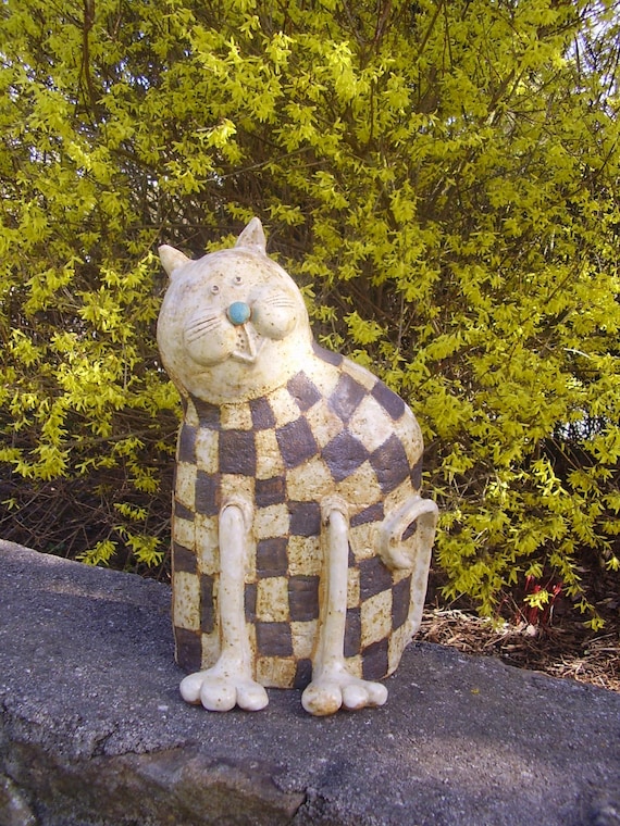 福の神と猫の陶器彫刻 九谷焼 猫の陶器彫刻