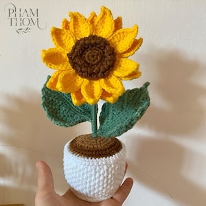 Virkad solroskruka handgjord blomsterpresent, mors dag-present till mamma, söt solrosdekoration, virkad blomsterdekoration till skrivbordet, födelsedagspresent