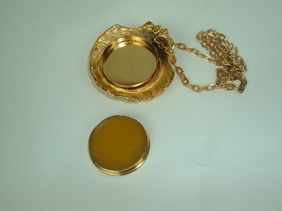 Revlon Intimate Gilded Scalloped Shell Locket: Vi… - image 5