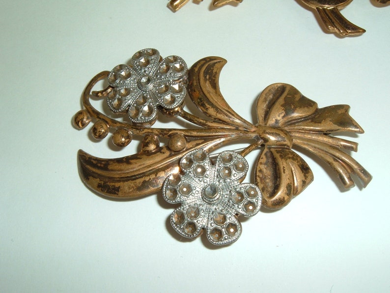 Victorian Floral Brass Metal vintage brooch lot of 3 Bridal Crafts wear image 3
