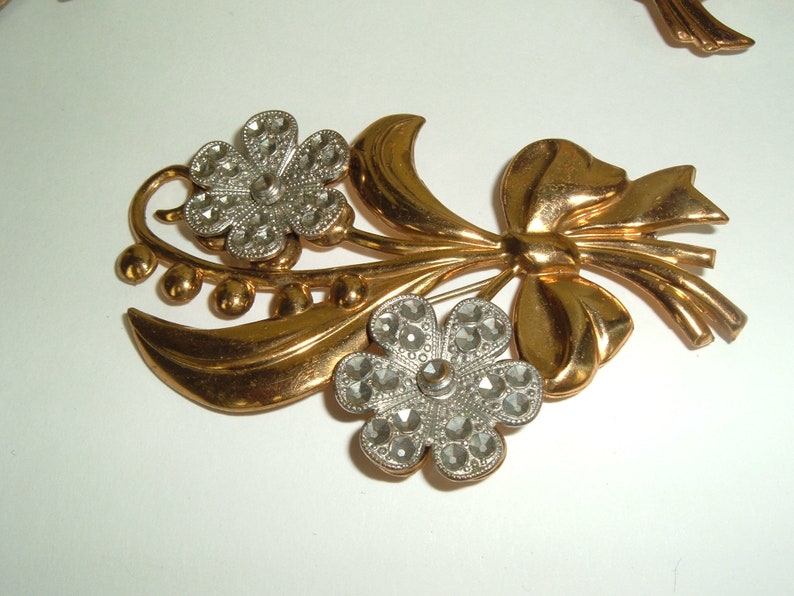 Victorian Floral Brass Metal vintage brooch lot of 3 Bridal Crafts wear image 4