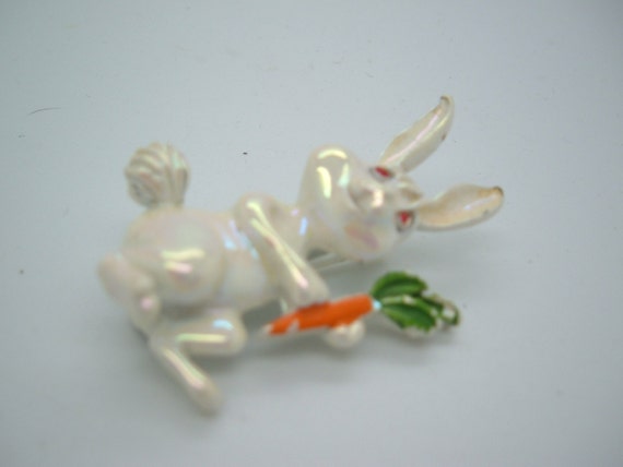 Vintage Iridescent White Bunny Rabbit Scatter Pin… - image 3