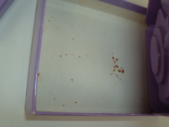 Revlon Intimate Gilded Scalloped Shell Locket: Vi… - image 8