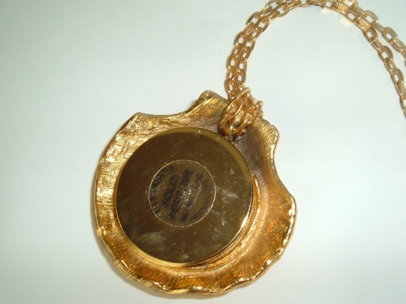 Revlon Intimate Gilded Scalloped Shell Locket: Vi… - image 6