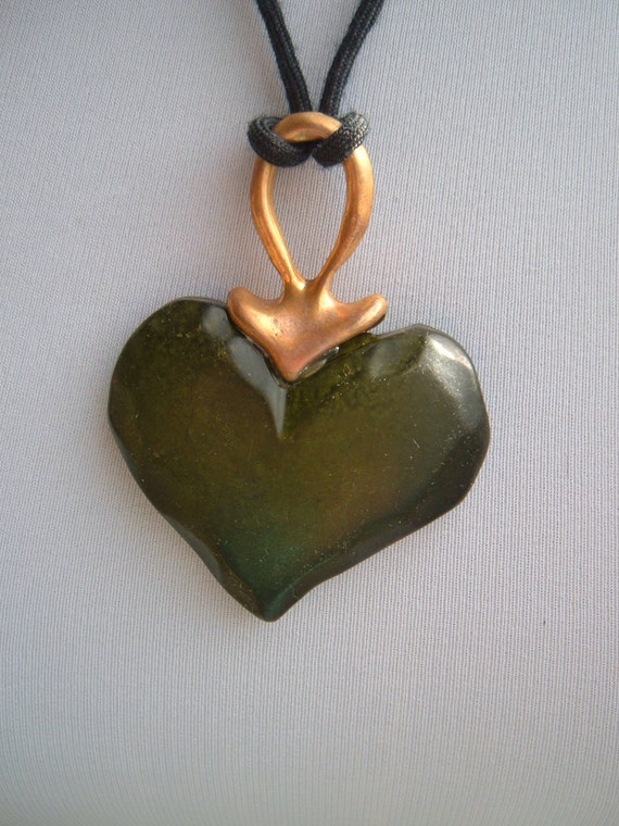 Big Green Plastic Heart Vintage Corded Necklace b… - image 5