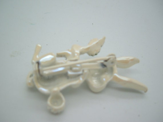 Vintage Iridescent White Bunny Rabbit Scatter Pin… - image 4