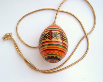 Big Old Wood Egg Shaped Vintage stripe Necklace on Long Gold Tone Chain mod retro