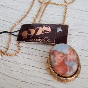 Vintage 1928 Cameo Locket Necklace: Grecian Pendant Jewelry