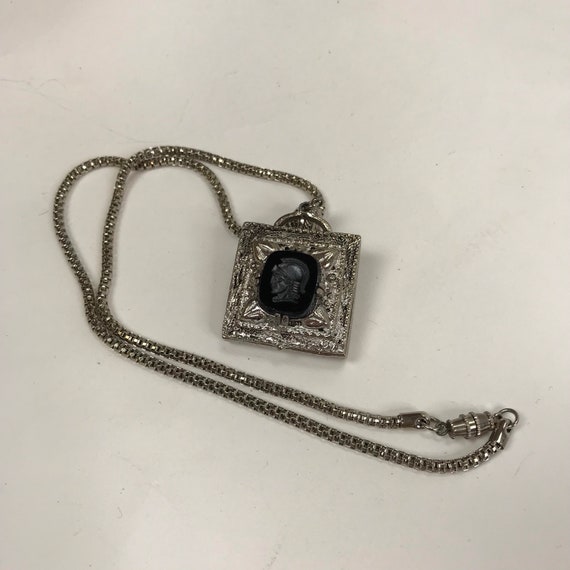 Tammey Jewels ,Cameo Book Locket, vintage locket,… - image 6